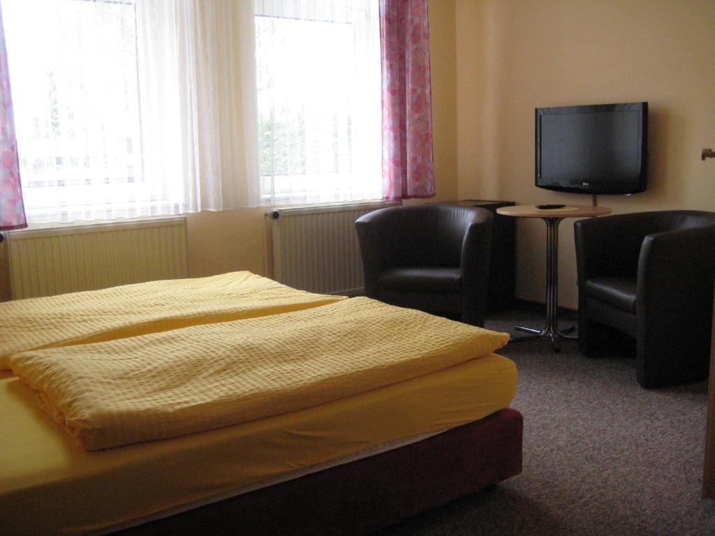 Hotel Gesellschaftshaus Bergen Auf Rugen Zimmer foto
