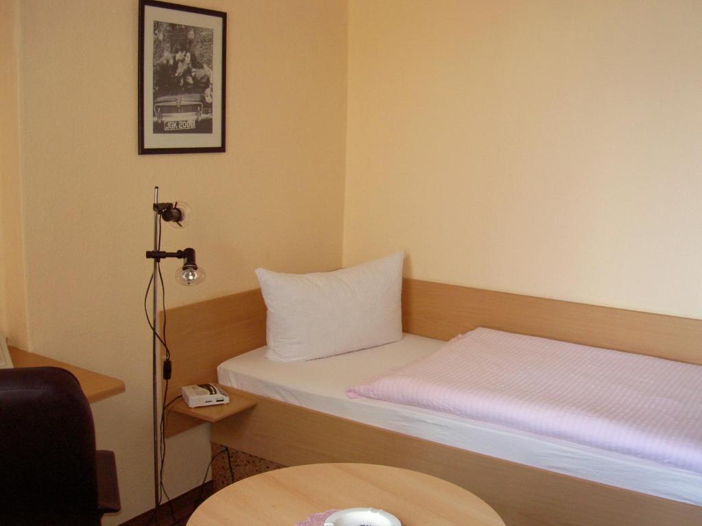 Hotel Gesellschaftshaus Bergen Auf Rugen Zimmer foto